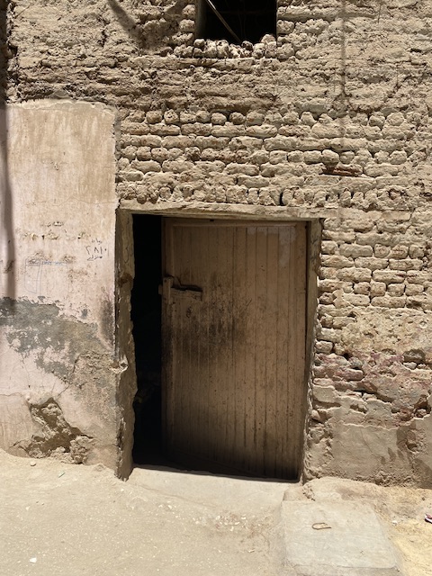 أقدم باب في الاقصر من 130سنة&nbsp;
