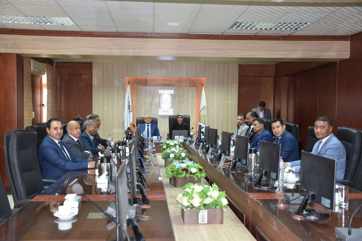 اجتماع مجلس جامعة الأقصر