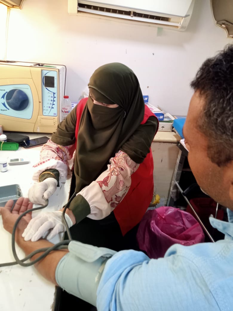 وكيل وزارة الصحة يتفقد القوافل الطبية