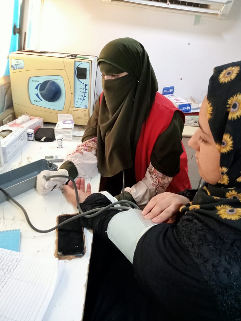 وكيل وزارة الصحة يتفقد القوافل الطبية