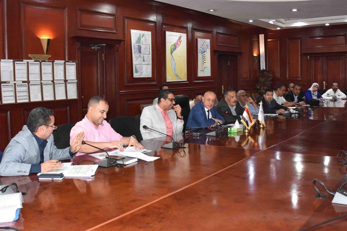 اجتماع محافظ الأقصر