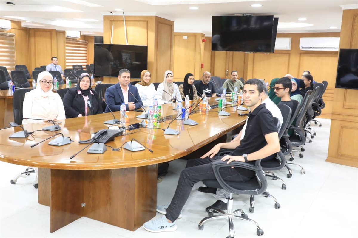 محافظ الجيزة يكرم أوائل الثانوية العامة والدبلومات الفنية