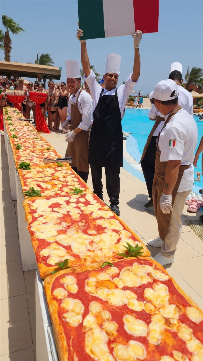 مهرجان البيتزا علي شواطئ مرسي علم 