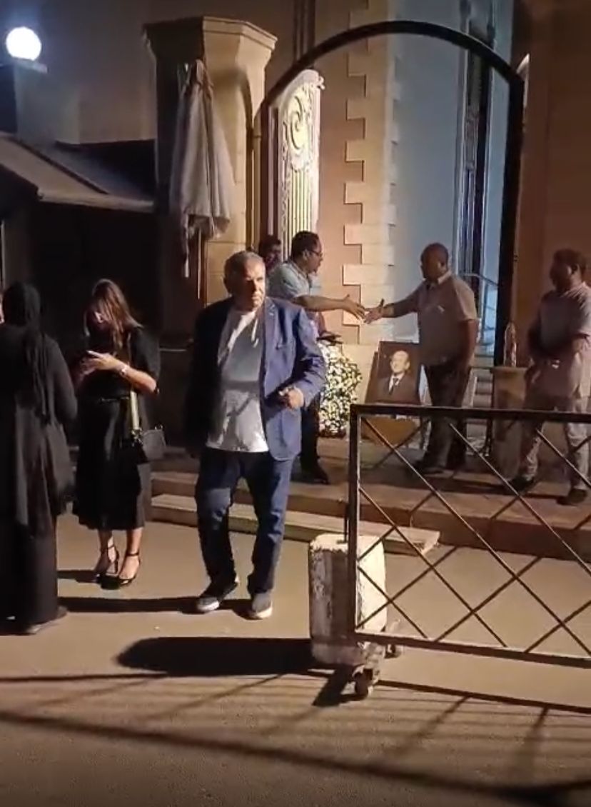 علي الحجار ومحمد لطفي وحجاج عبد العظيم أبرز الحضور بعزاء لطفي لبيب 