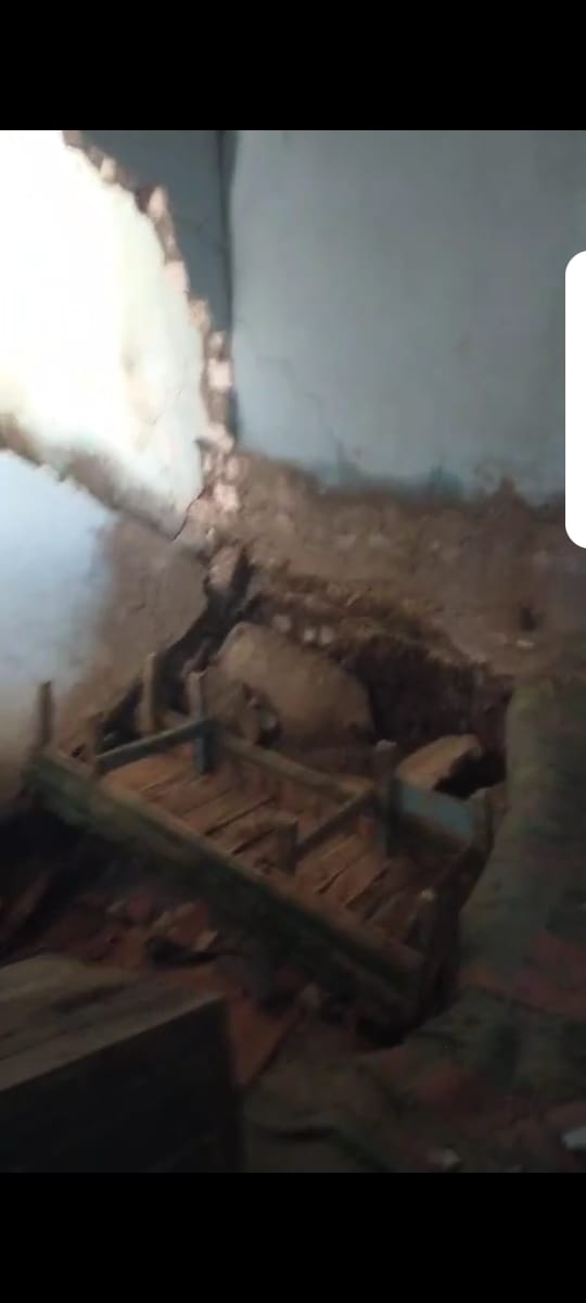 انهيار سقف منزل