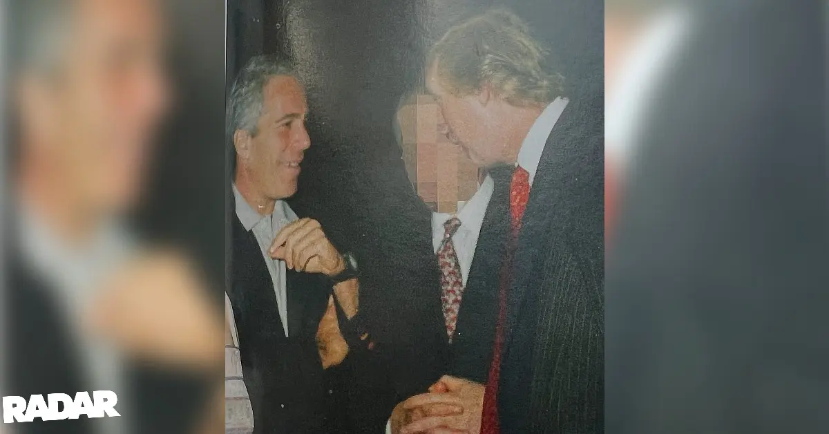صورة نادرة تكشف طبيعة علاقة ترامب بـ جيفري إبستين
