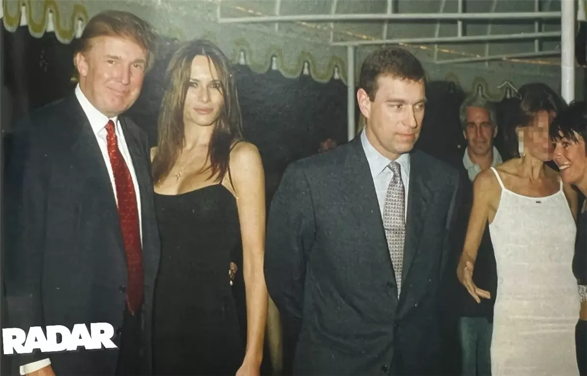 صورة نادرة تكشف طبيعة علاقة ترامب بـ جيفري إبستين