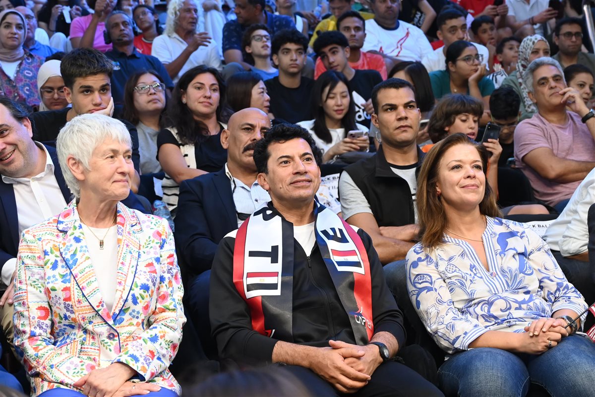 &nbsp;وزير الشباب والرياضة مع القائم بأعمال السفارة الأمريكية