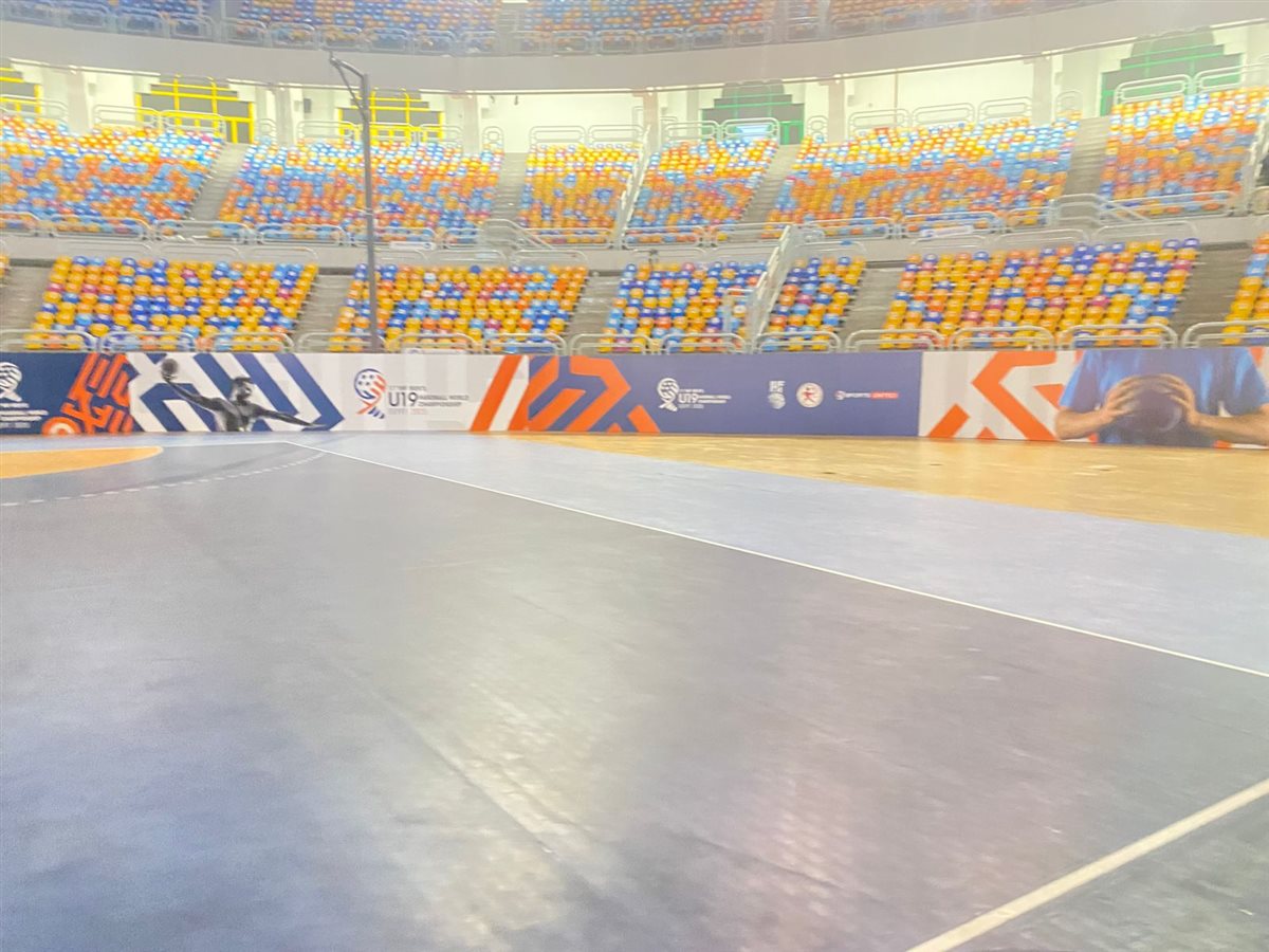 <strong>ستاد القاهرة يتزين لاستضافة بطولة العالم لكرة اليد تحت 19 عامًا</strong>