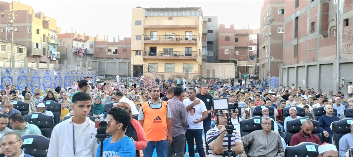 3 عمرات وسبيكة ذهبية.. قرية جروان بالمنوفية تكرم الأولى على الثانوية الأزهرية للمكفوفين