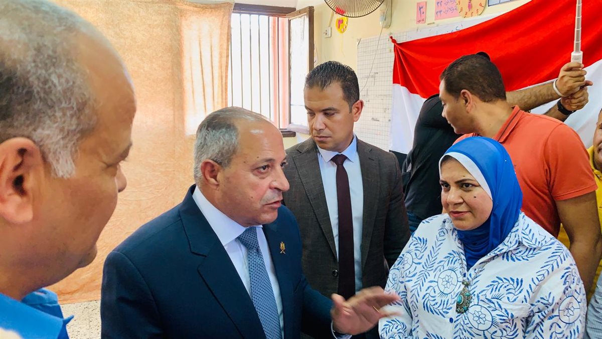 محافظ بورسعيد يتفقد استعدادات لجان انتخابات مجلس الشيوخ 2025