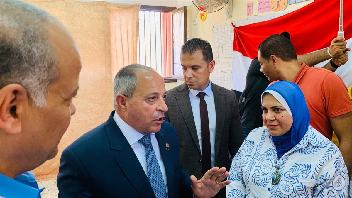 محافظ بورسعيد يتفقد استعدادات لجان انتخابات مجلس الشيوخ 2025