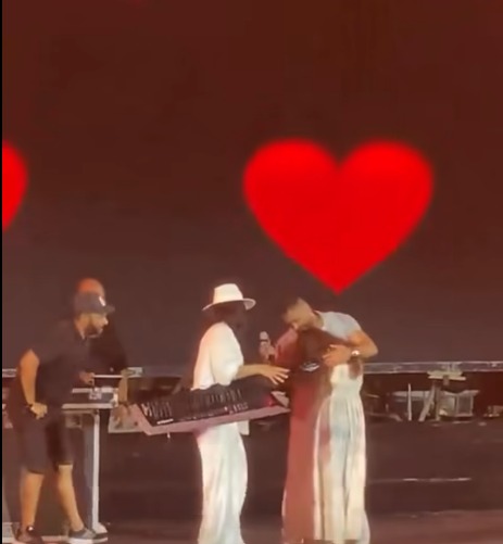 حفل تامر حسني بالساحل الشمالي