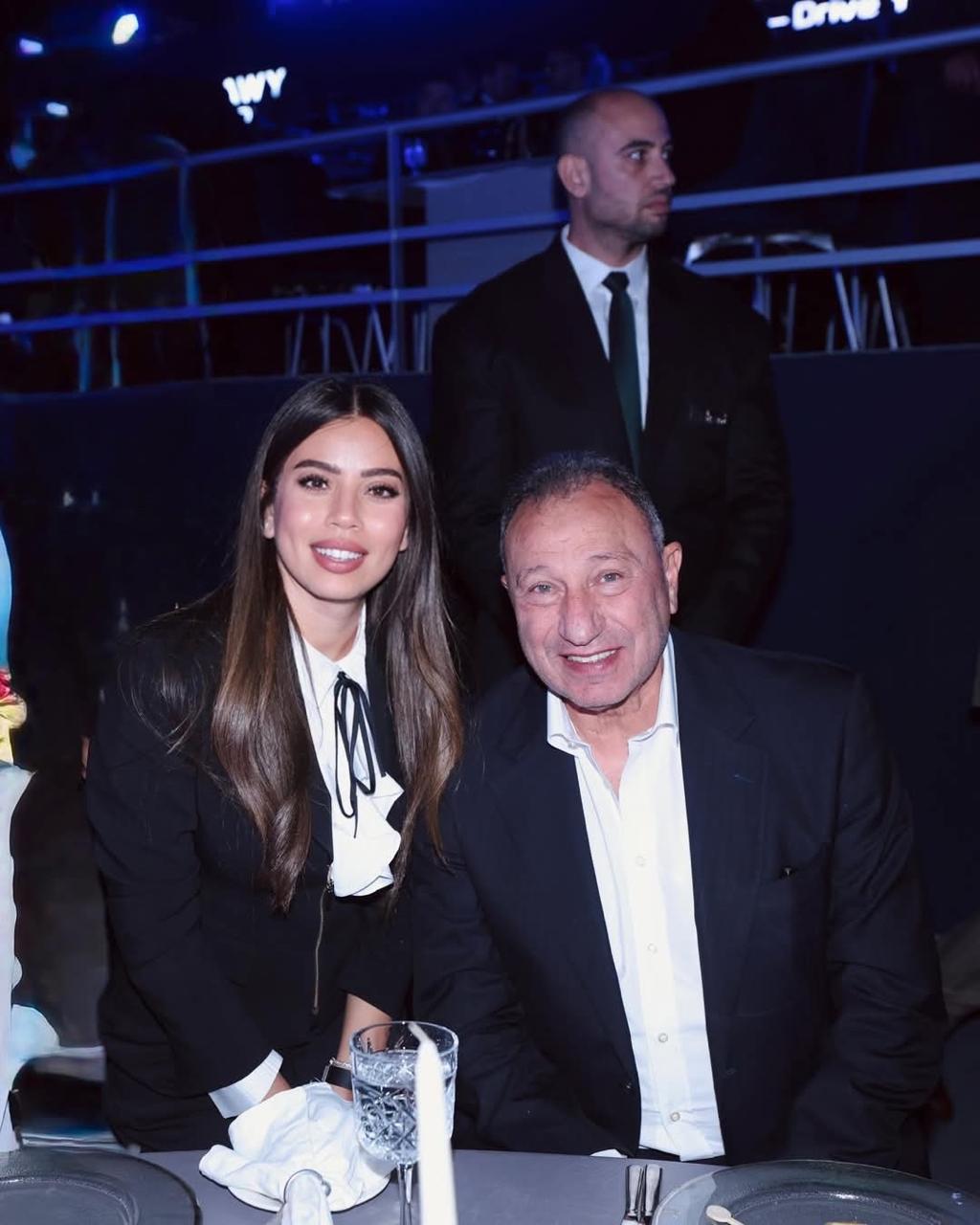 نيرة علي المدير التنفيذي الجديد لشركة الأهلي لكرة القدم ومحمود الخطيب رئيس النادي