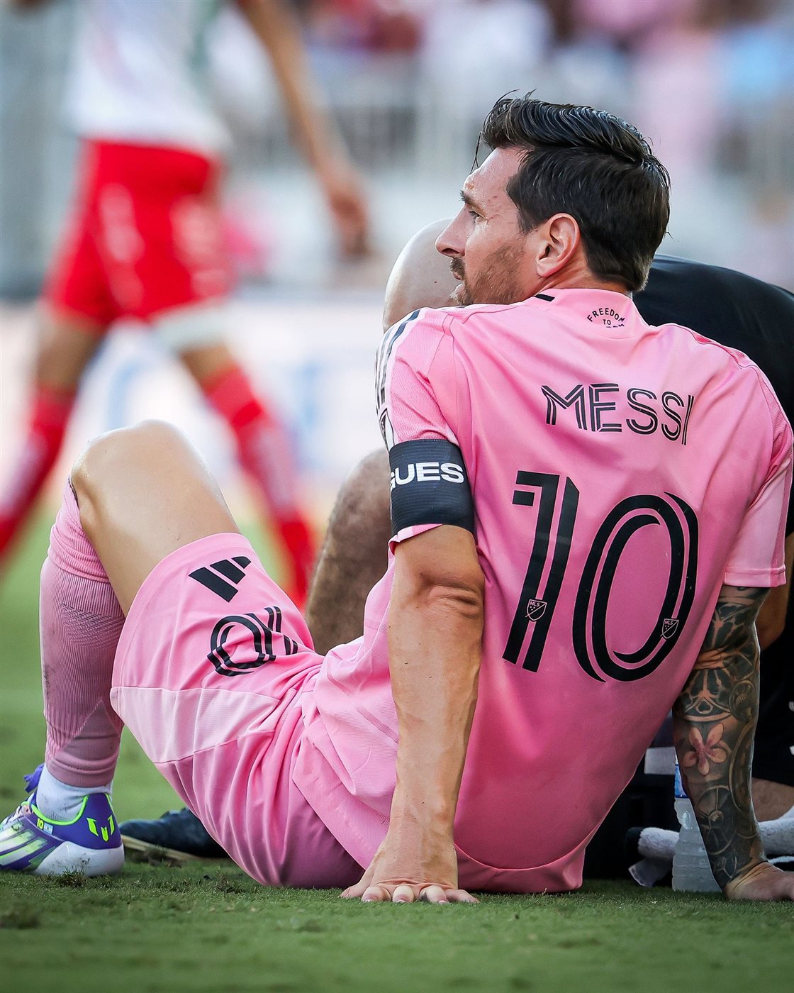 <strong>إصابة ميسي نجم فريق إنتر ميامي الأمريكي</strong>