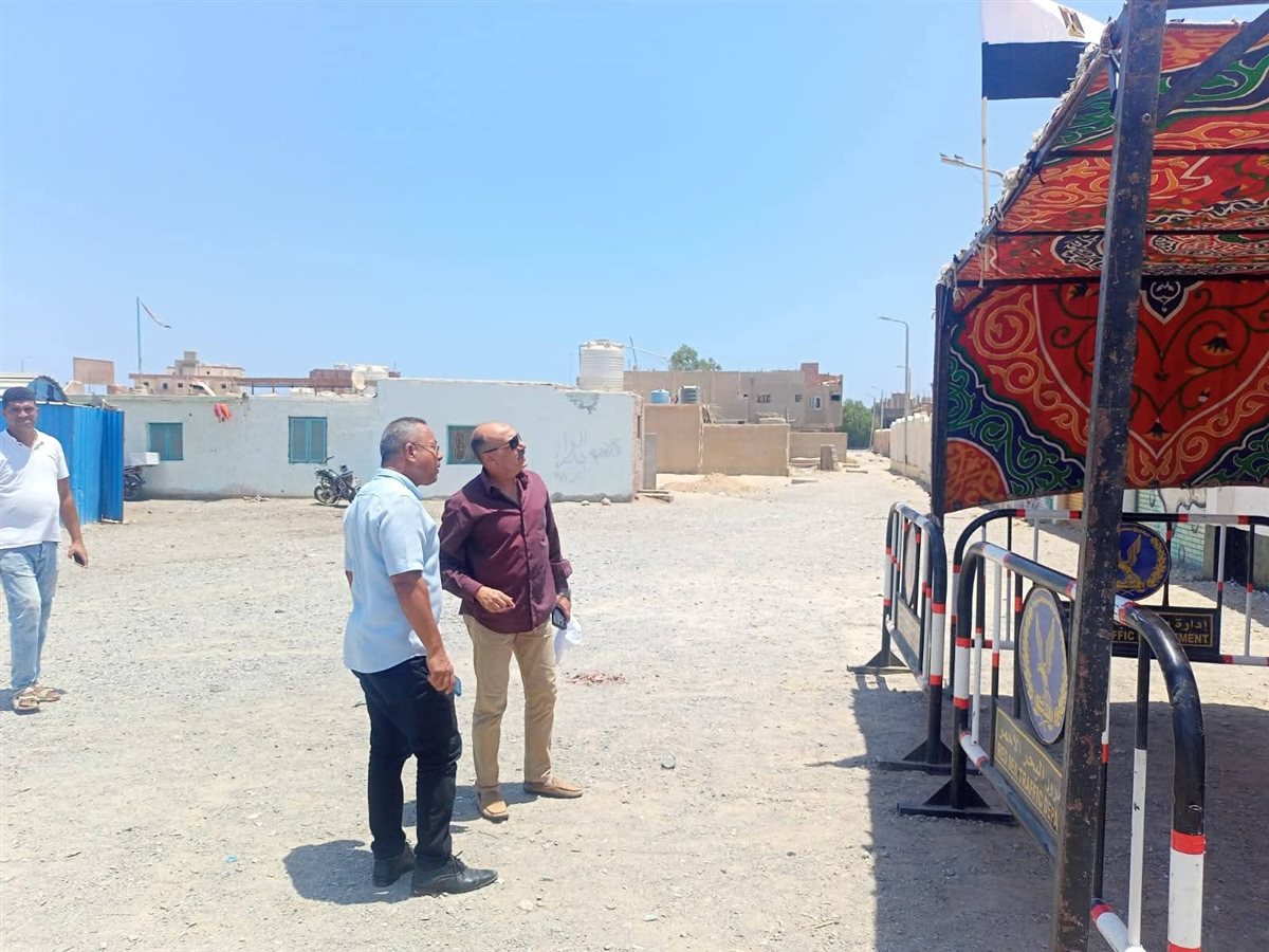 رئيس مدينة القصير يتفقد مقار اللجان الانتخابية 