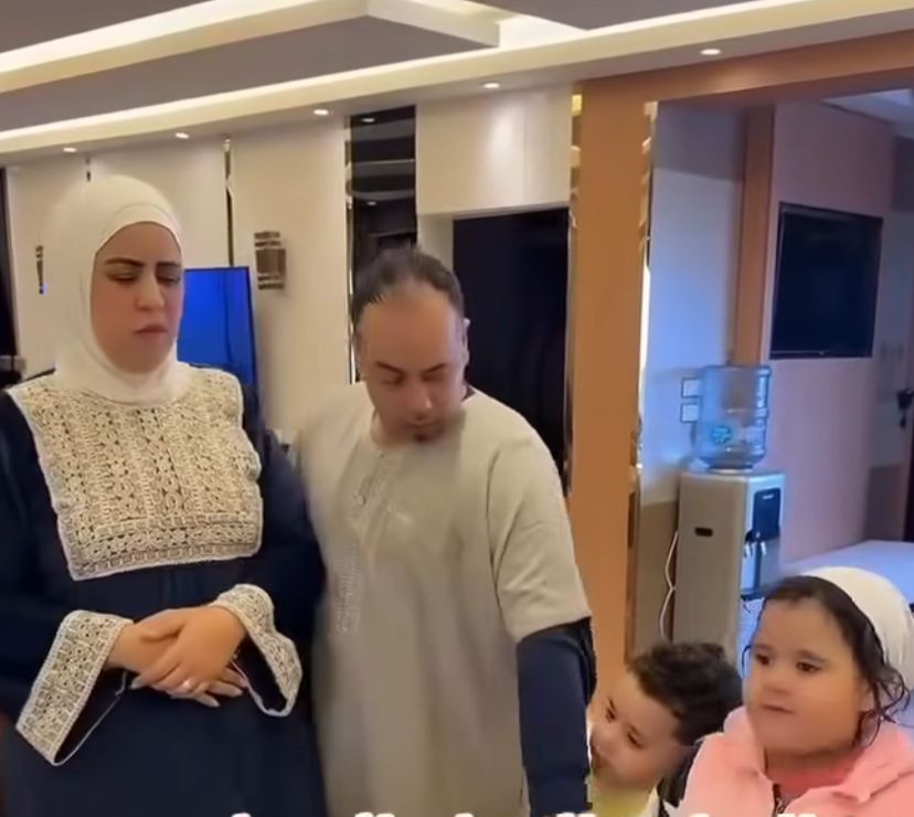 فيديو سخرية أم مكة أثناء الصلاة