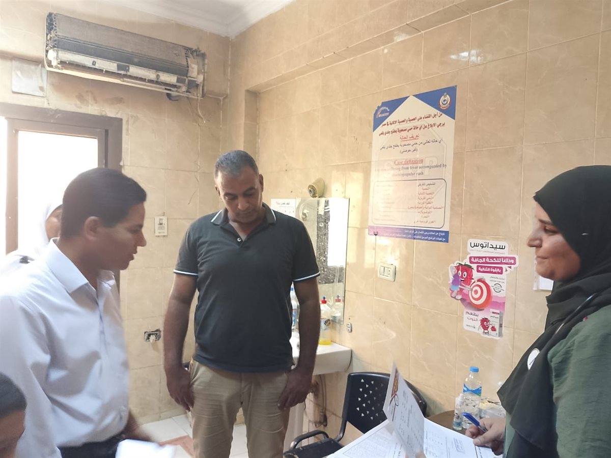 جولة مفاجئة لوكيل وزارة الصحة بالأقصر
