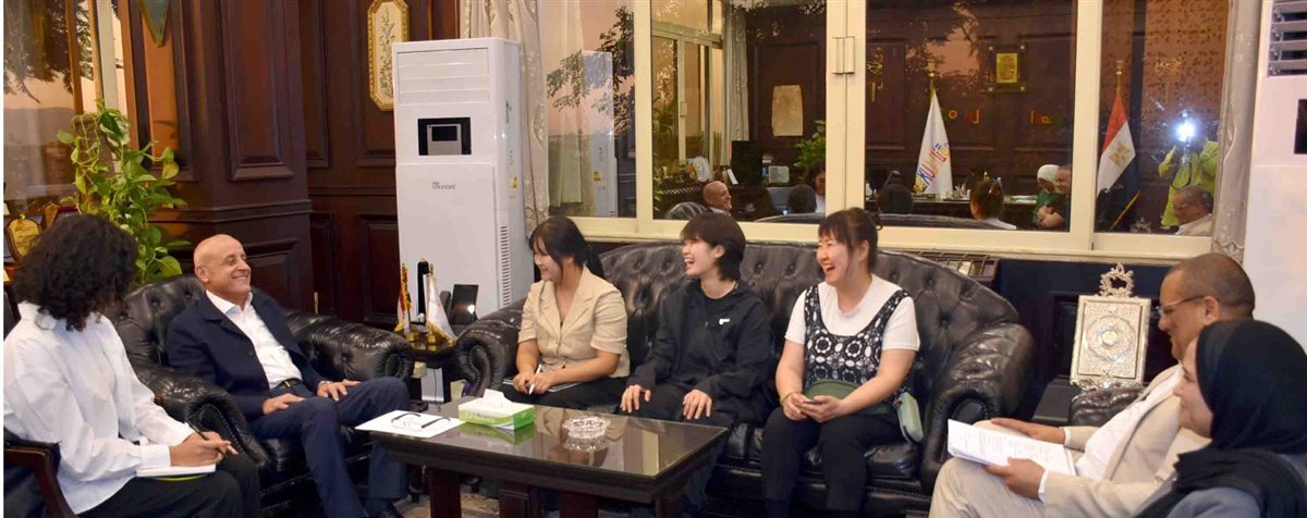 محافظ الأقصر يستقبل وفد كوري