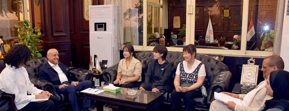 محافظ الأقصر يستقبل وفد كوري