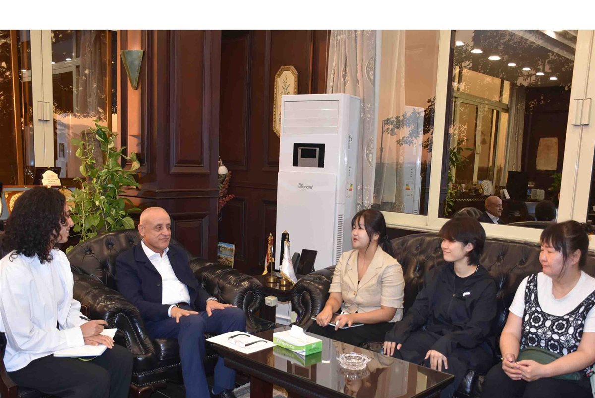 محافظ الأقصر يستقبل وفد كوري