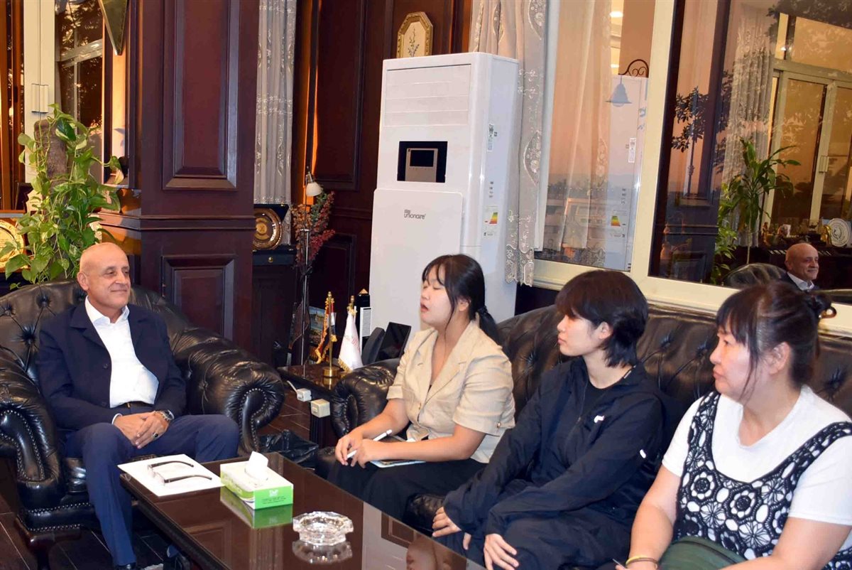 محافظ الأقصر يستقبل وفد كوري