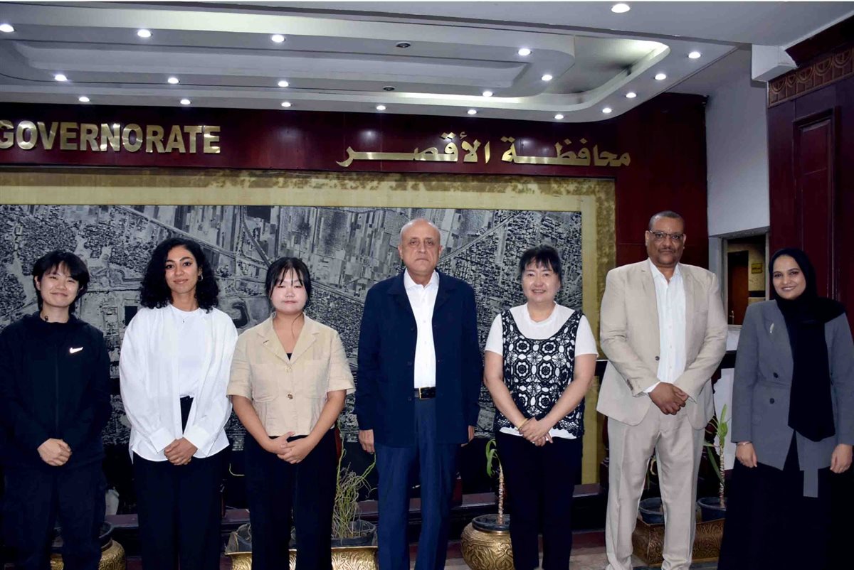 محافظ الأقصر يستقبل وفد كوري