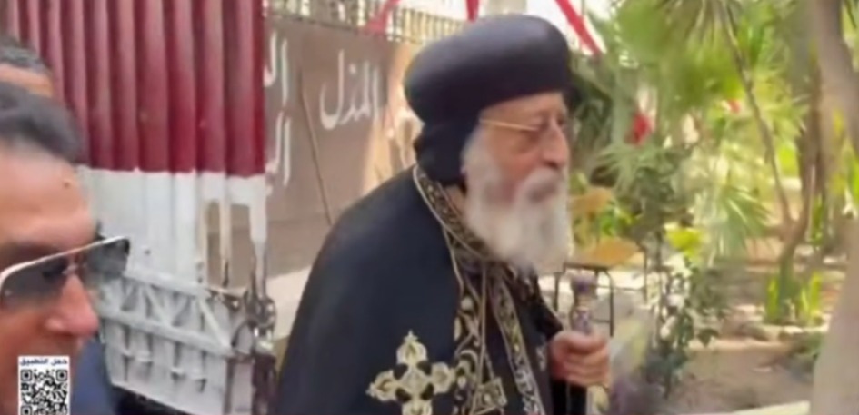 البابا تواضروس الثاني يدلي بصوته في انتخابات مجلس الشيوخ