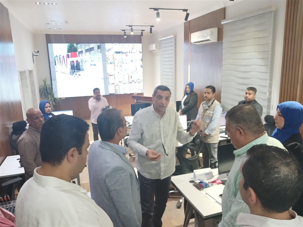 محافظ السويس يتابع سير العملية الانتخابية