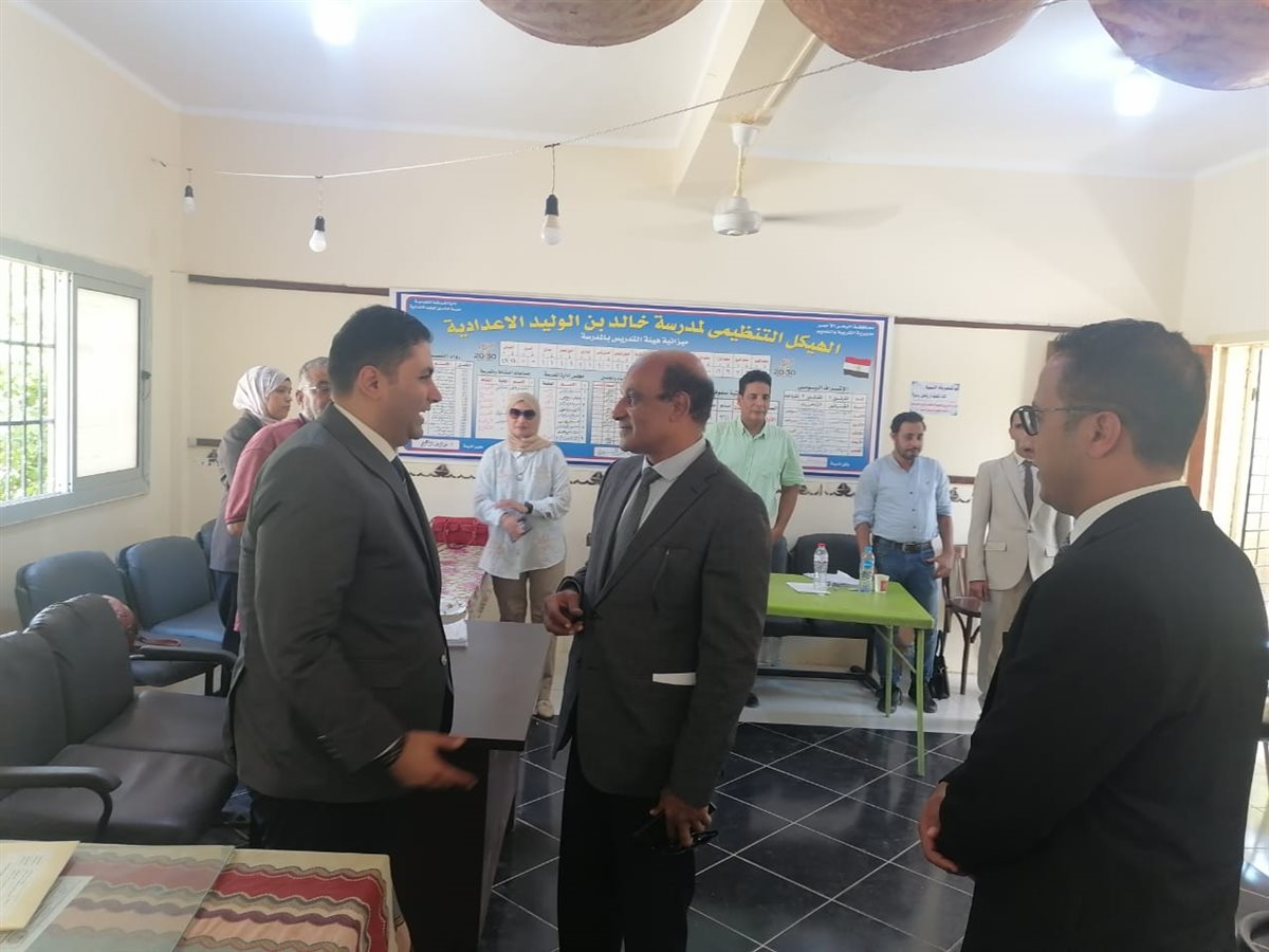 رئيس محكمة البحر الأحمر يتفقد لجان الإنتخابات 