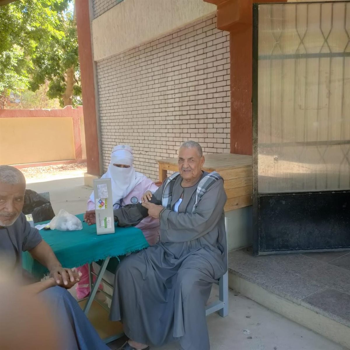 الفرق الطبية داخل اللجان