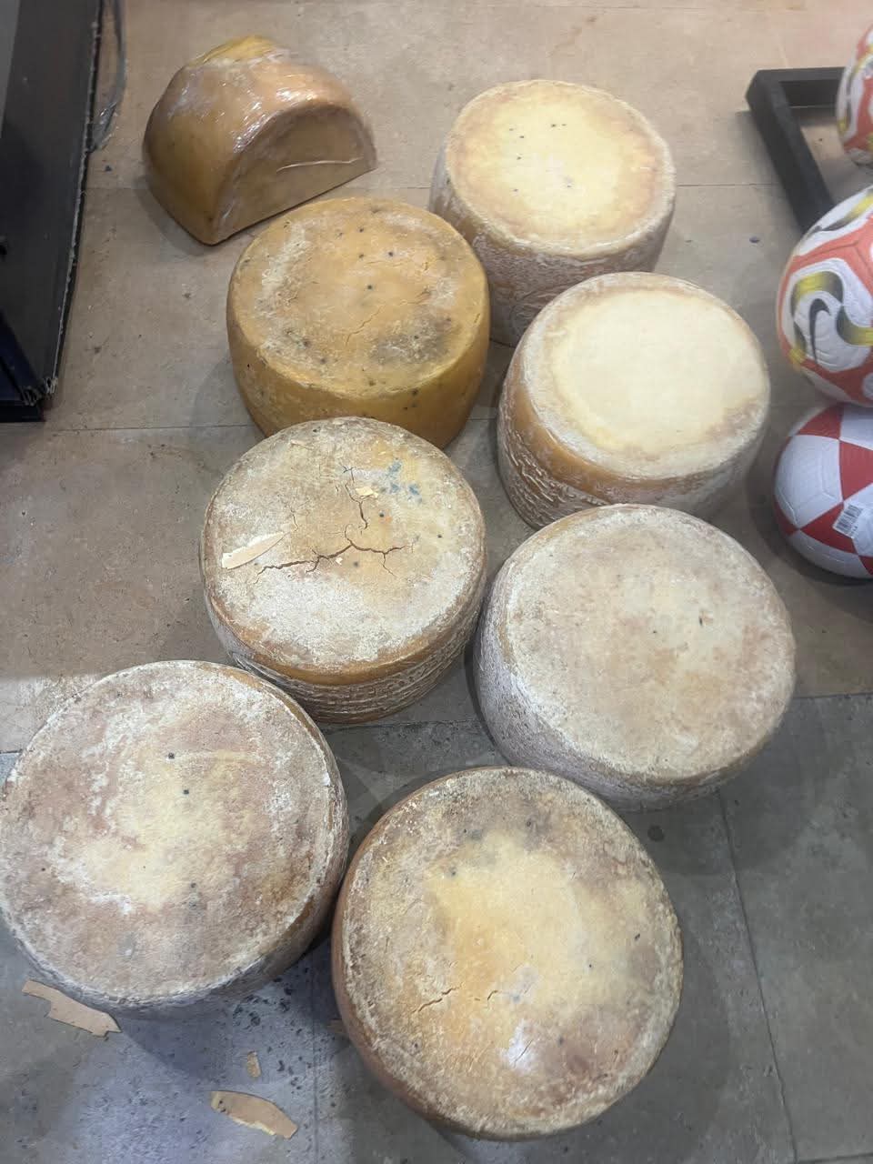 ضبط وإعدام 10 أطنان من الأغذية والمشروبات غير الصالحة للاستهلاك