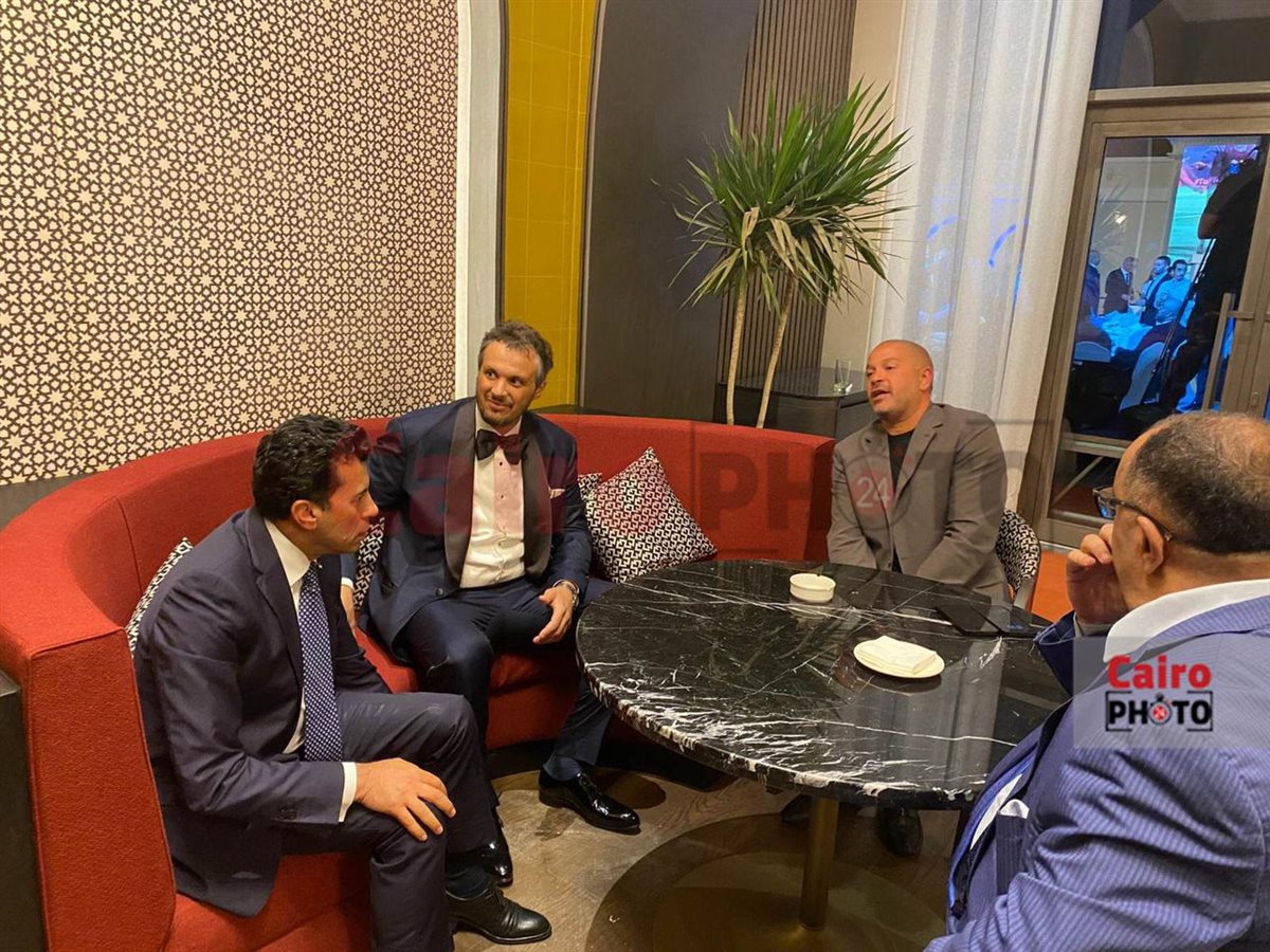 جلسة وزير الرياضة والنائب أحمد دياب (2)