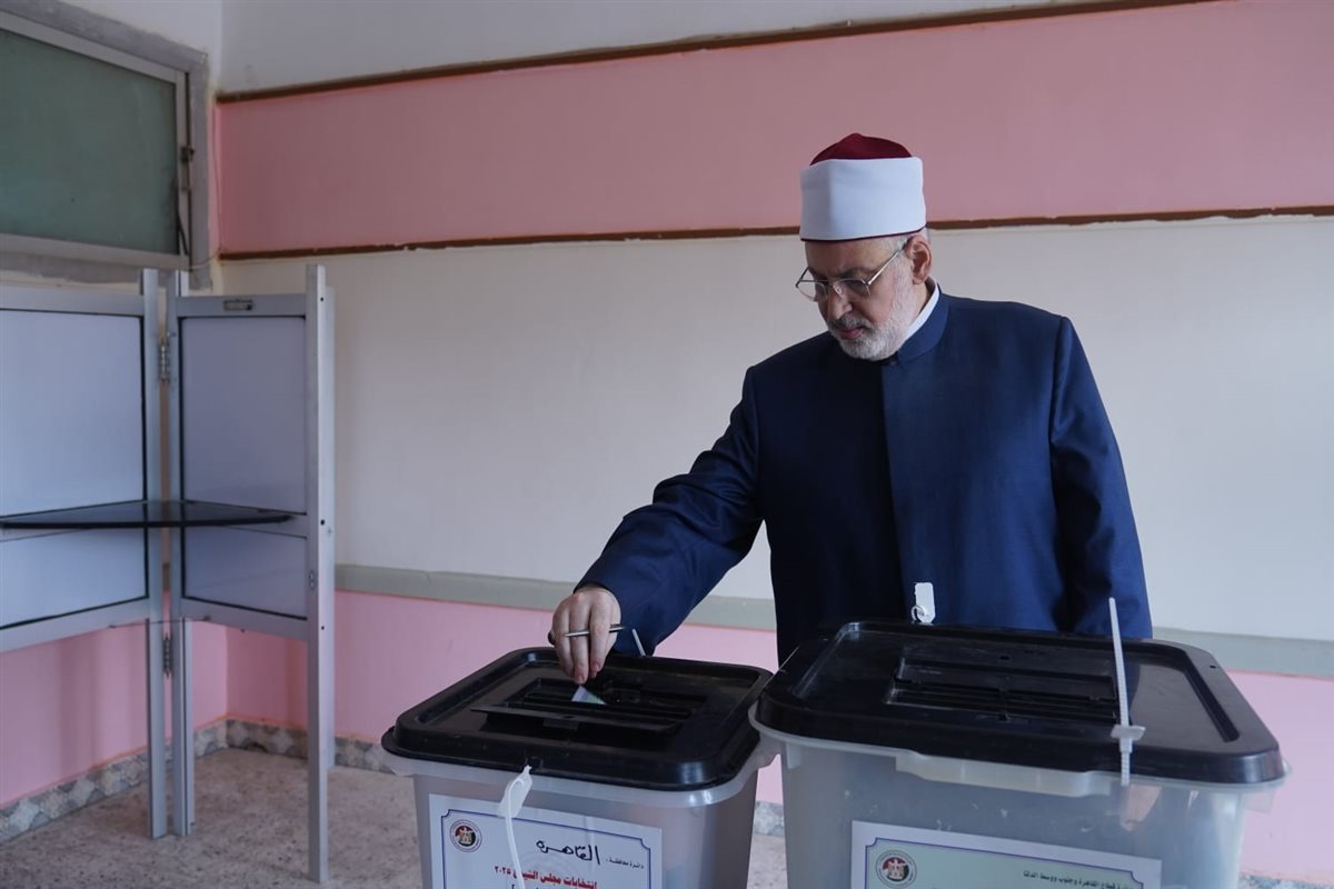 وكيل الأزهر يُدلي بصوته في انتخابات الشيوخ 2025