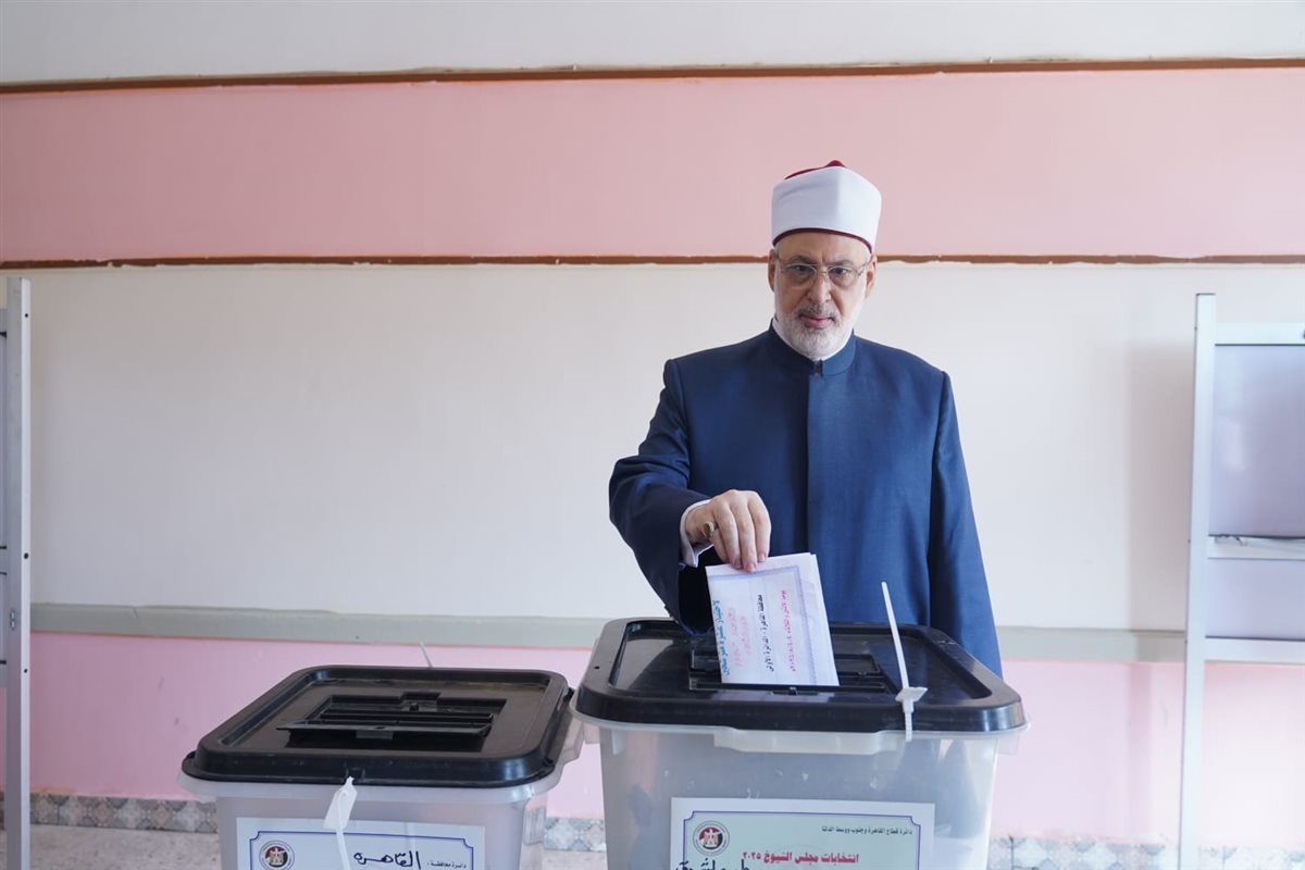 وكيل الأزهر يُدلي بصوته في انتخابات الشيوخ 2025