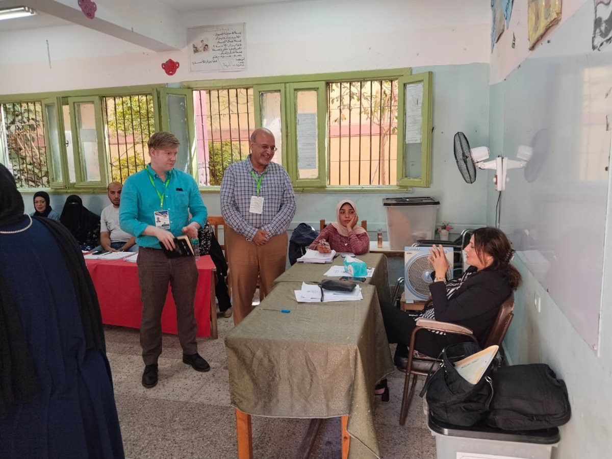 وفد أجنبي يتفقد انتخابات مجلس الشيوخ