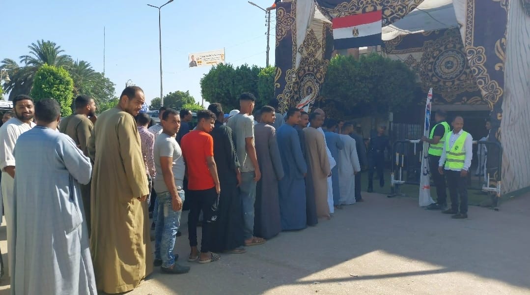 طوابير أمام لجان الاقتراع بإسنا جنوب الأقصر
