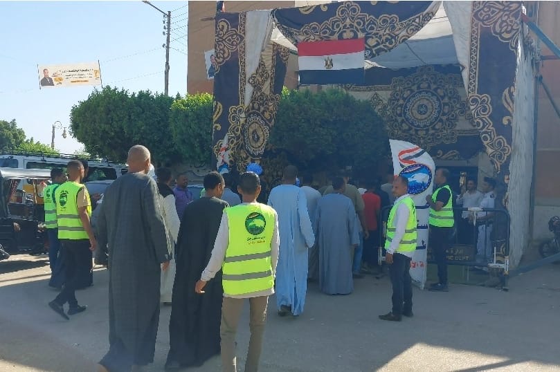 طوابير أمام لجان الاقتراع بإسنا جنوب الأقصر