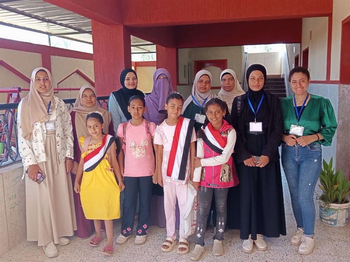 فتيات قنا يدلين بأصواتهن في انتخابات الشيوخ