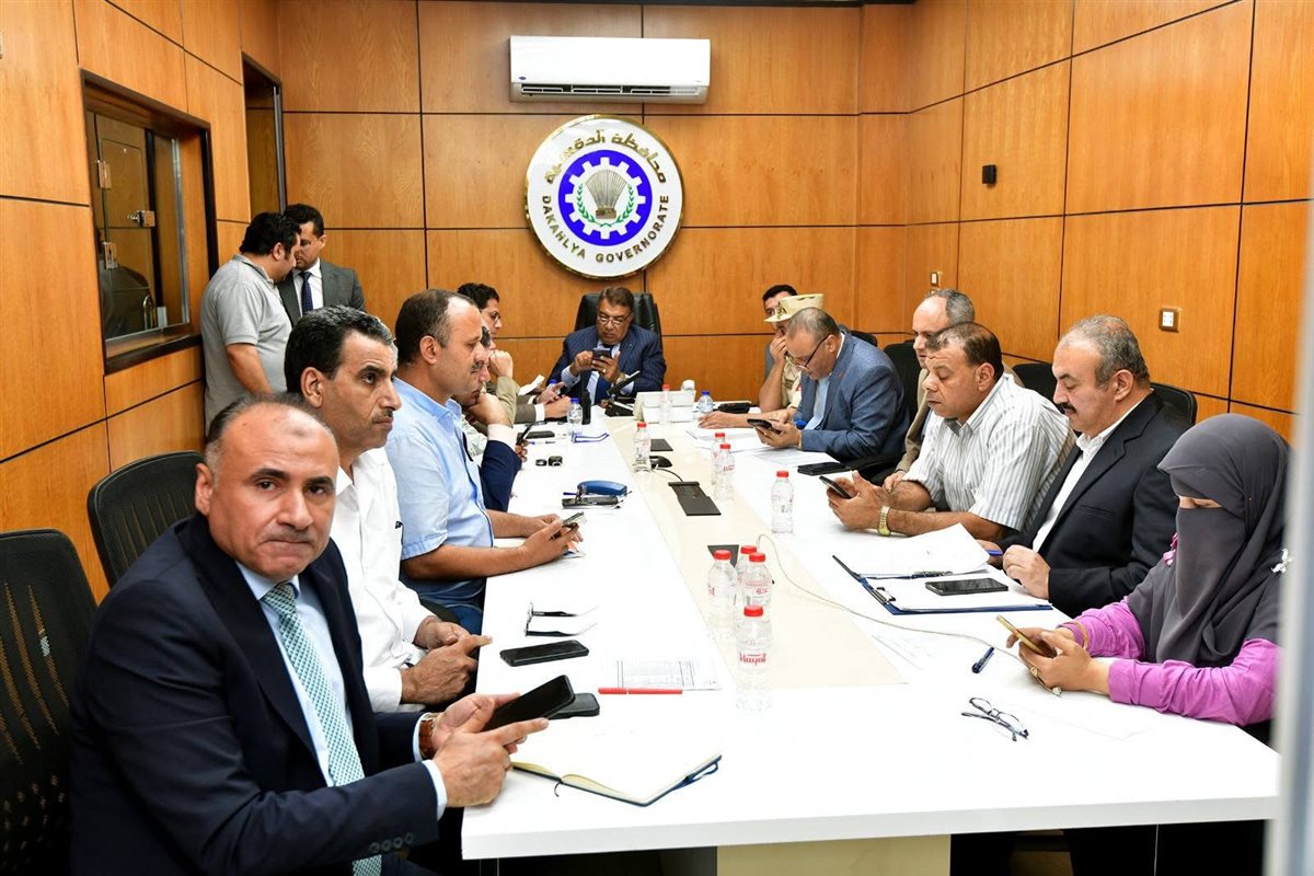 محافظ الدقهلية يتابع غلق اللجان وبدء الفرز من غرفة العمليات