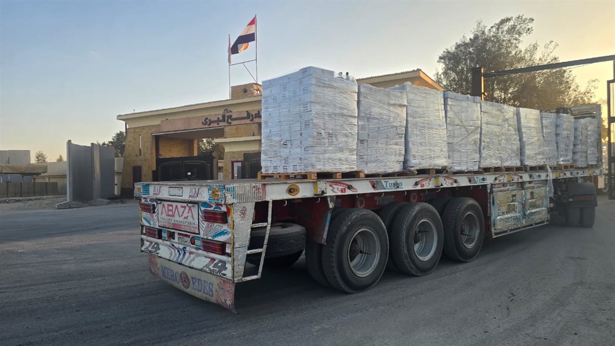 شاحنات المساعدات الامارتية