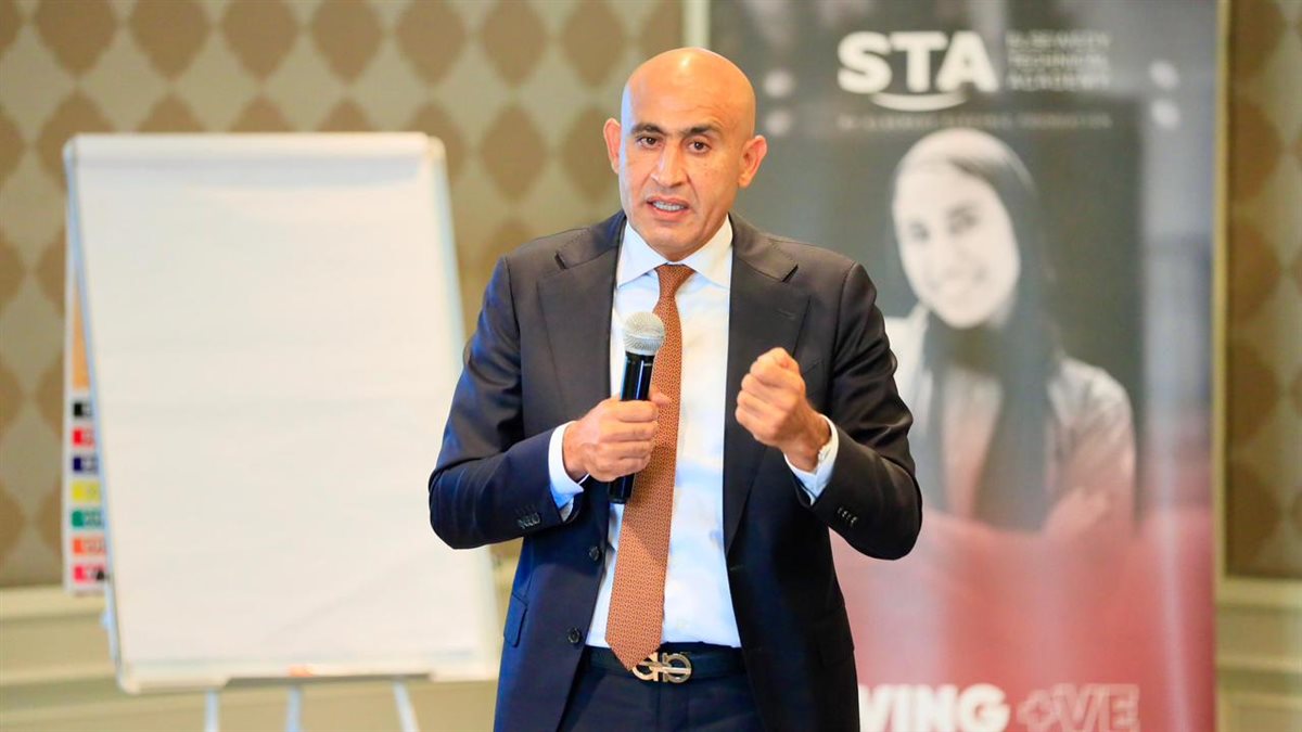 محمد عبد اللطيف وزير التربية والتعليم 