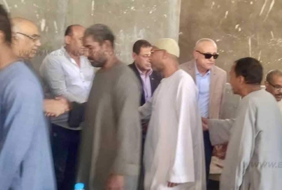 محافظ الأقصر يعزي فقيدي الواجب