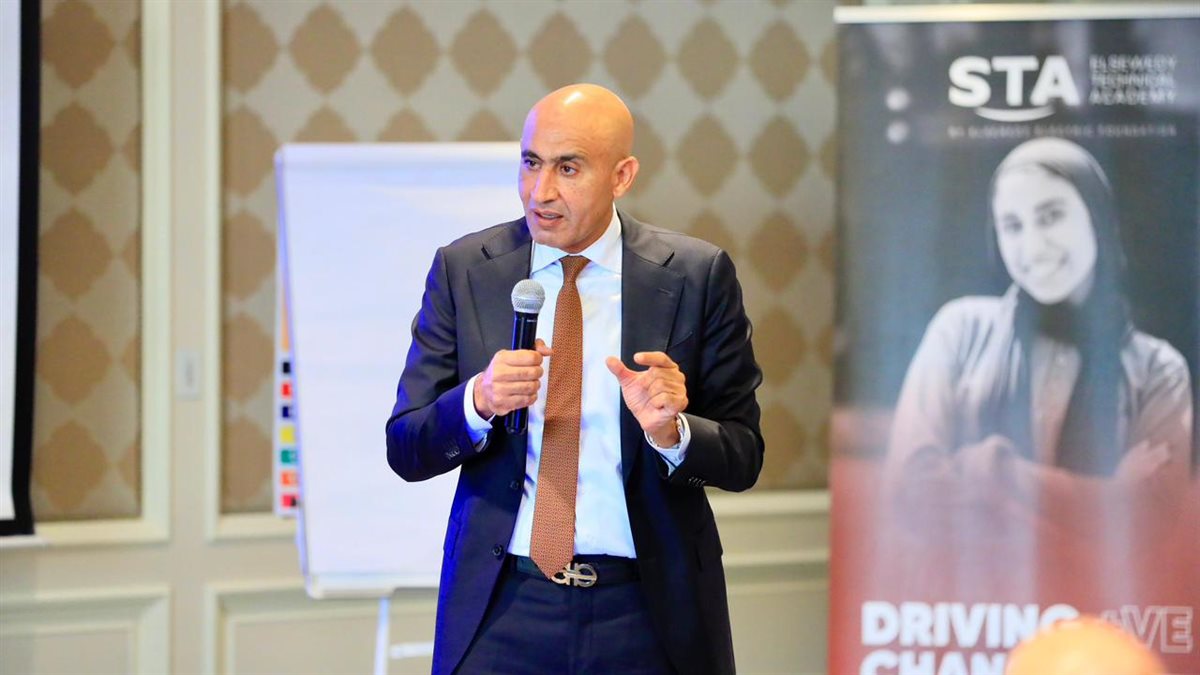 محمد عبد اللطيف وزير التربية والتعليم 