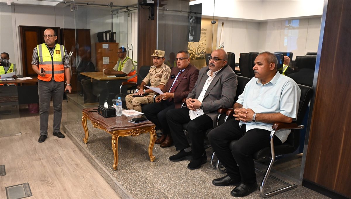 المحافظ يتابع الانتخابات من خلال الشبكة الوطنية الموحدة