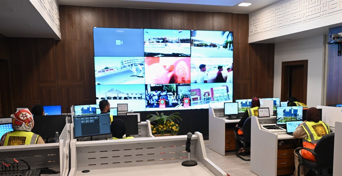 المحافظ يتابع الانتخابات من خلال الشبكة الوطنية الموحدة