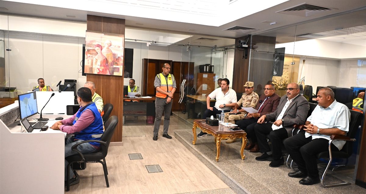 المحافظ يتابع الانتخابات من خلال الشبكة الوطنية الموحدة