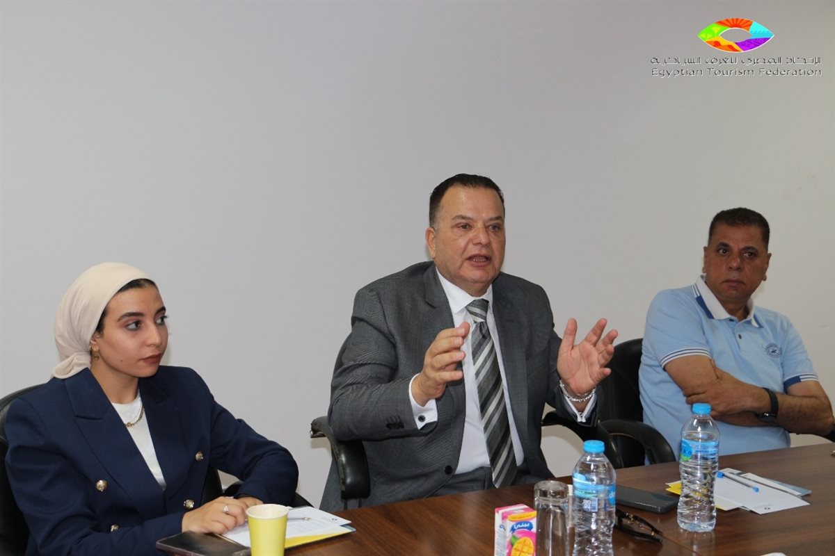 لجنة النقل باتحاد الغرف السياحية يتفقد مركز تدريب السائقين بـ 15 مايو ويدعو لتوسع نشاطه محليًا ودوليًا