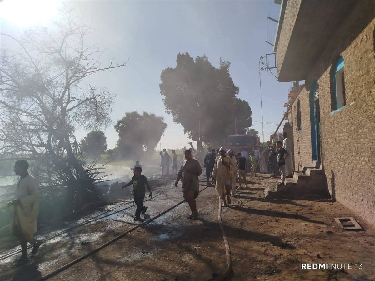 نشوب حريق في عدد من المنازل بقرية الأشراف القبلية 