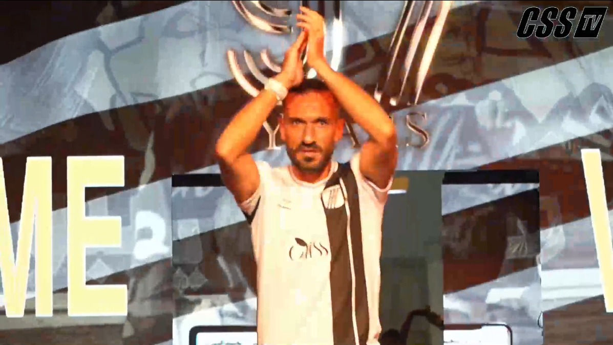 <strong>في حضور غفير.. الصفاقسي التونسي يقدم علي معلول لـ الجماهير </strong>